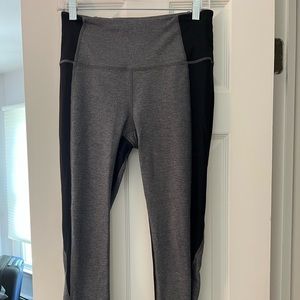 Lightly worn (maybe 4 times) lululemon leggings!!